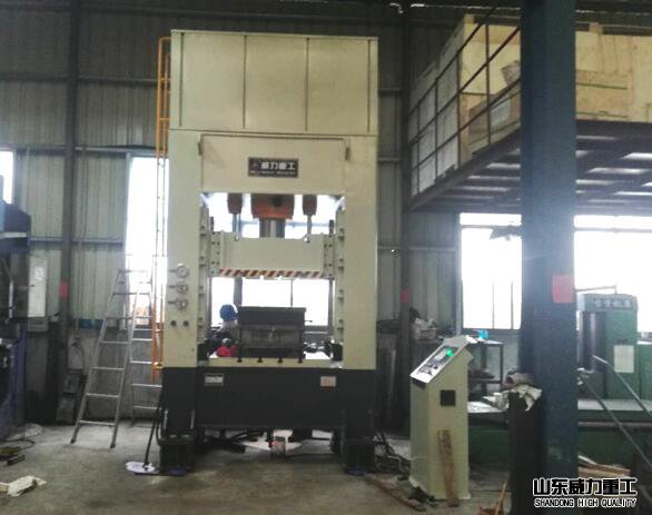 <b>200噸框架式液壓機</b>