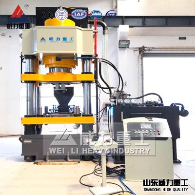 <b>800噸舔鹽磚液壓機</b> <b>800噸舔鹽磚液壓機</b>