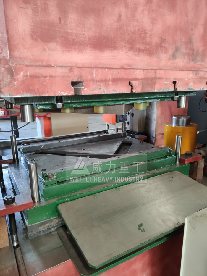 空調支架專用沖壓模