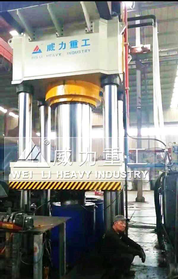 坩堝液壓機加工車間2